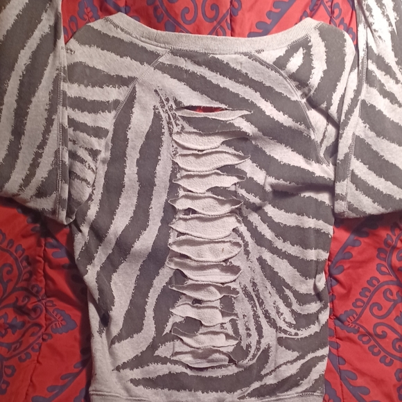 Like new Fox long sleeve sweater size medium - Picture 7 of 7